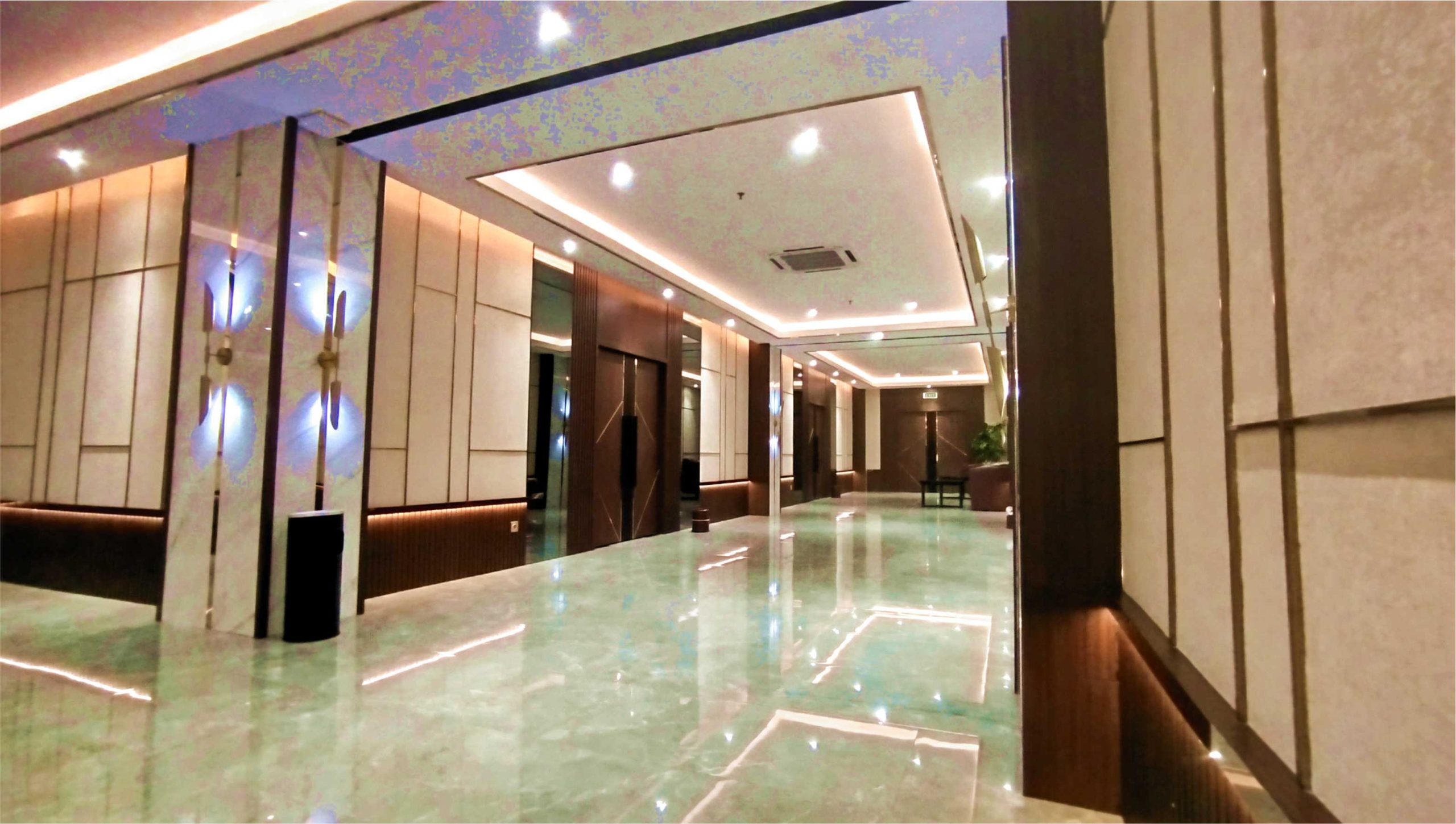 Saturnus The Sun Hotel Sidoarjo